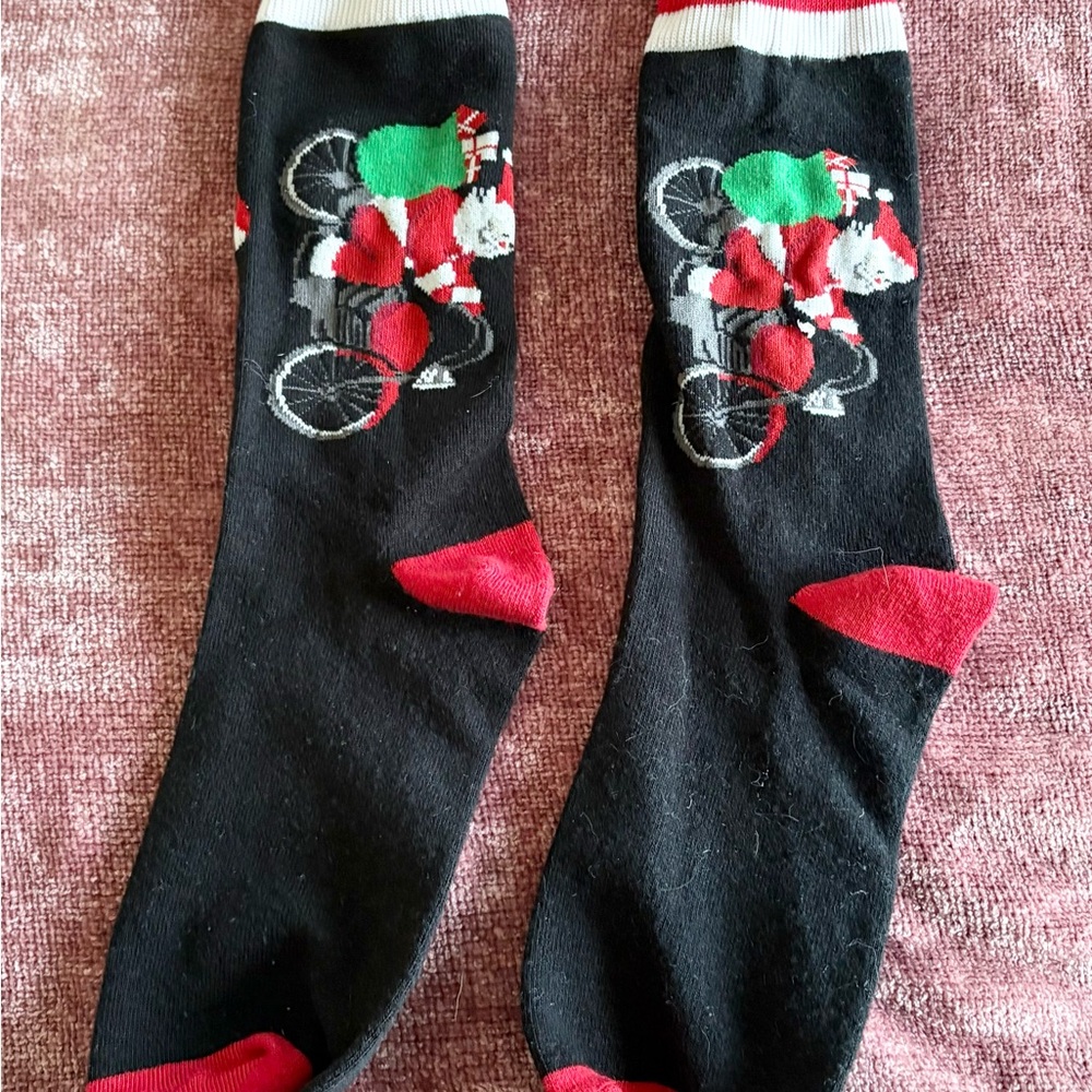 Hot Sox Black and Red Santa Socks